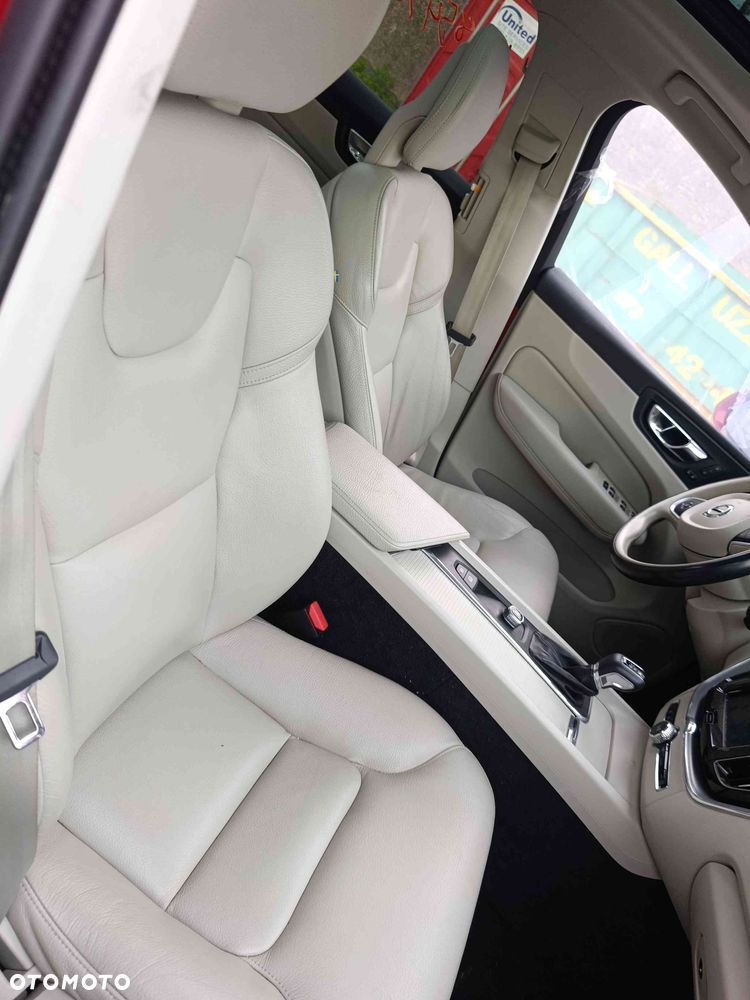 Volvo XC 60 T5 AWD Geartronic Momentum - 22