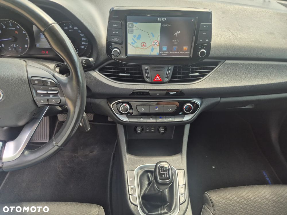 Hyundai i30 1.4 Trend - 17