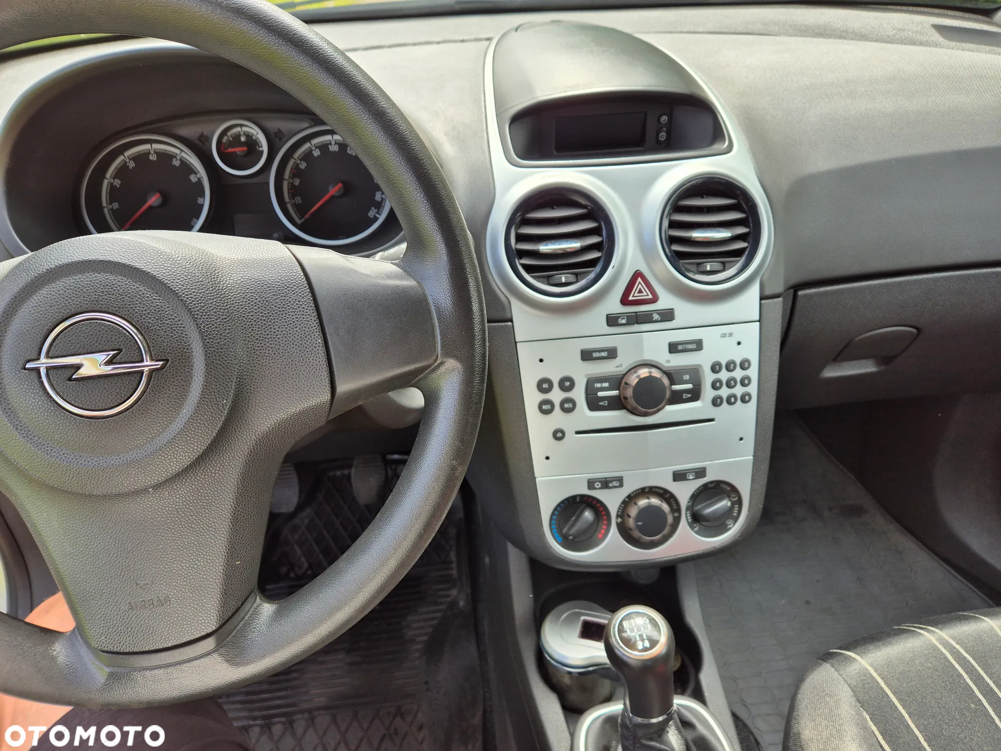 Opel Corsa 1.4 16V Enjoy - 9
