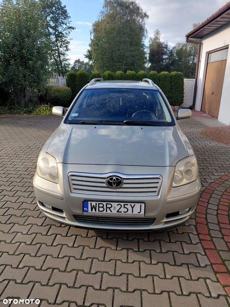 Toyota Avensis - 1