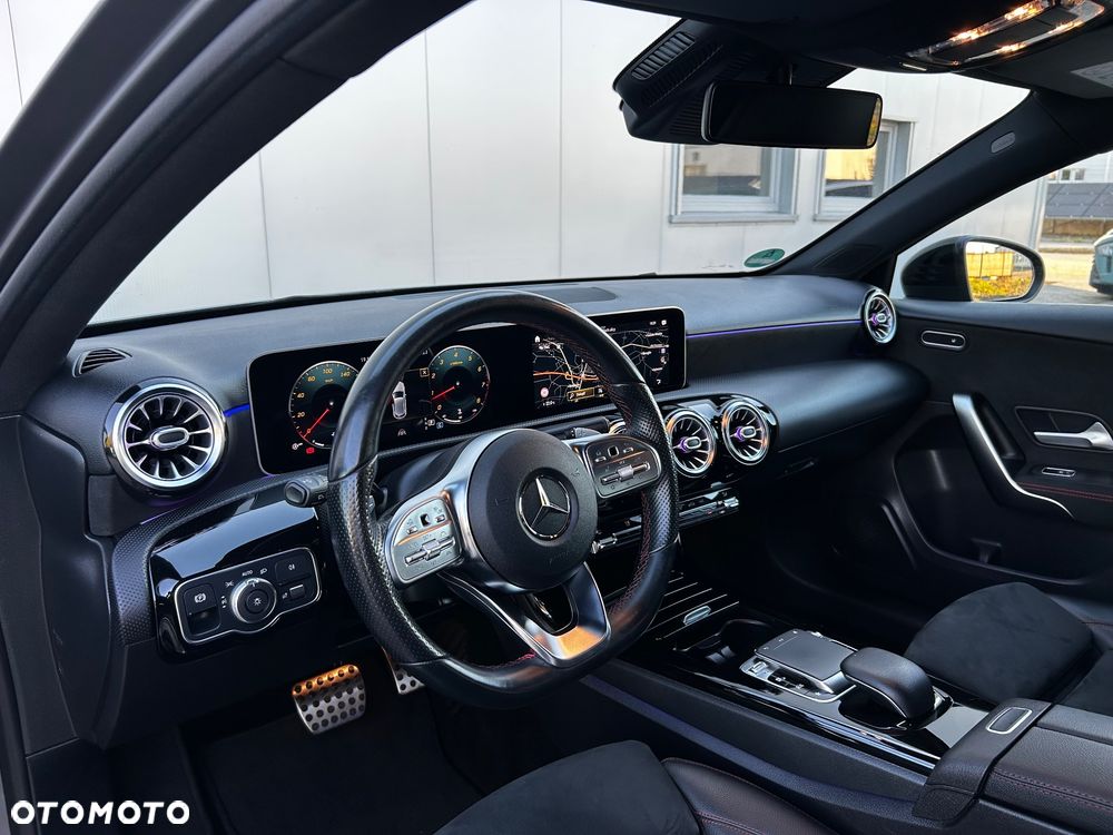 Mercedes-Benz Klasa A 250 7G-DCT AMG Line - 32