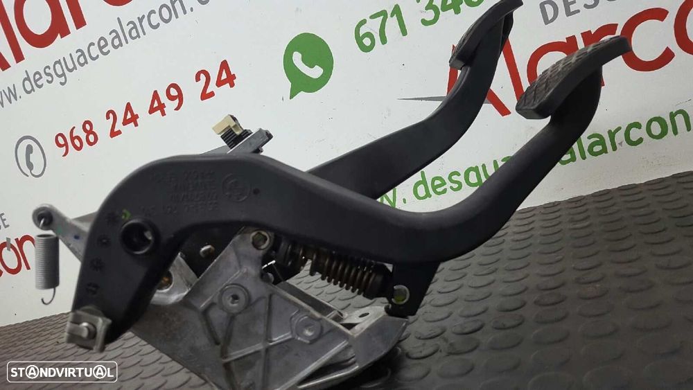 PEDAL DA EMBRAIAGEM BMW SERIE 1 LIM. (F20) 120D - 2
