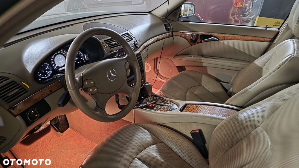 Mercedes-Benz Klasa E 500 Elegance - 21