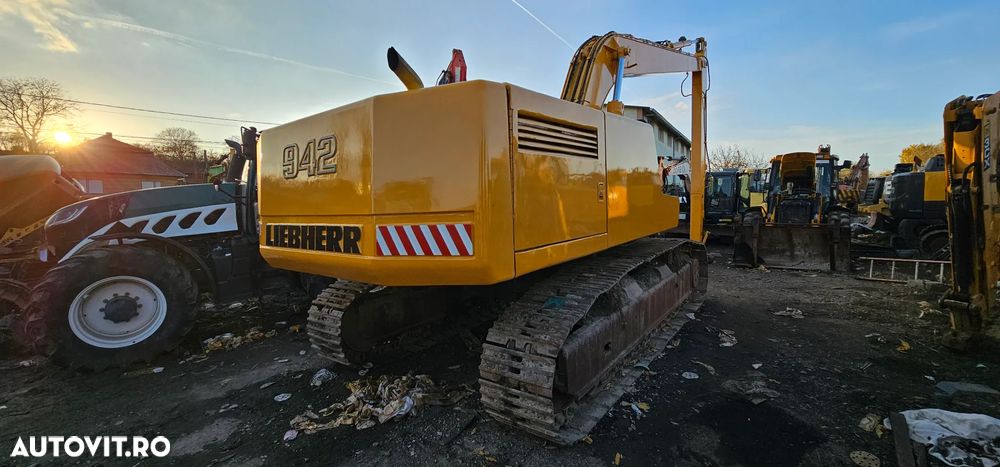 Liebherr R 942 Excavator pe șenile - 4