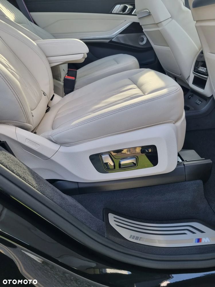 BMW X7 - 21
