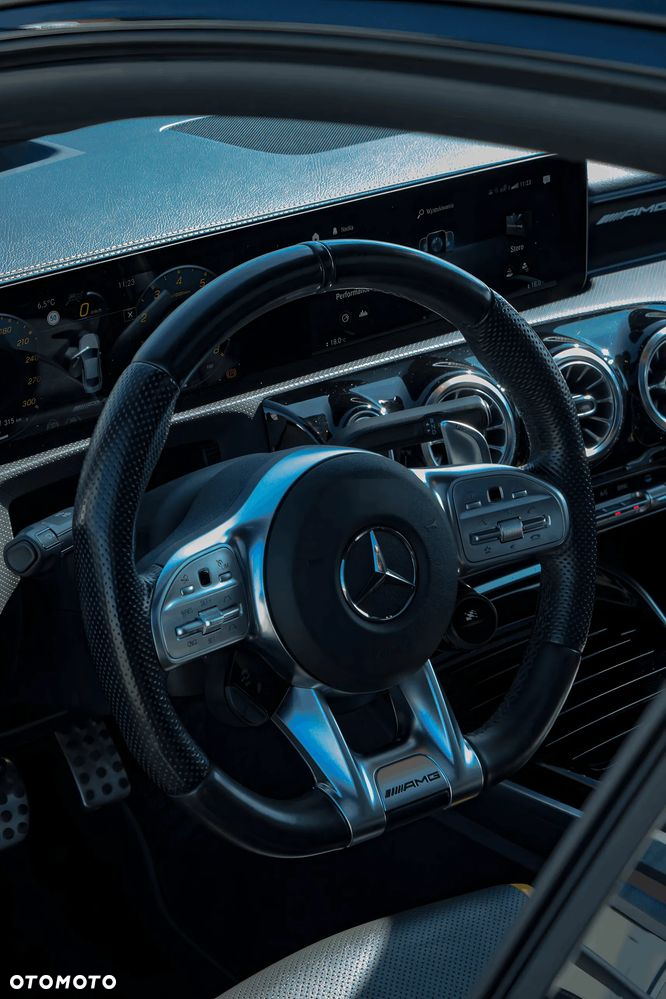 Mercedes-Benz CLA AMG 45 S 4-Matic 8G-DCT - 11