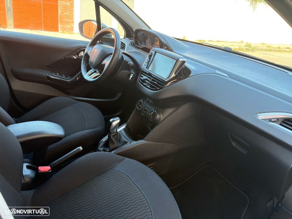 Peugeot 208 1.5 BlueHDi Signature - 19