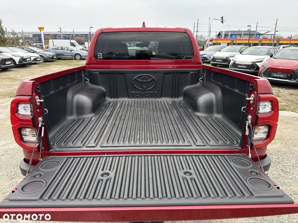 Toyota Hilux - 12