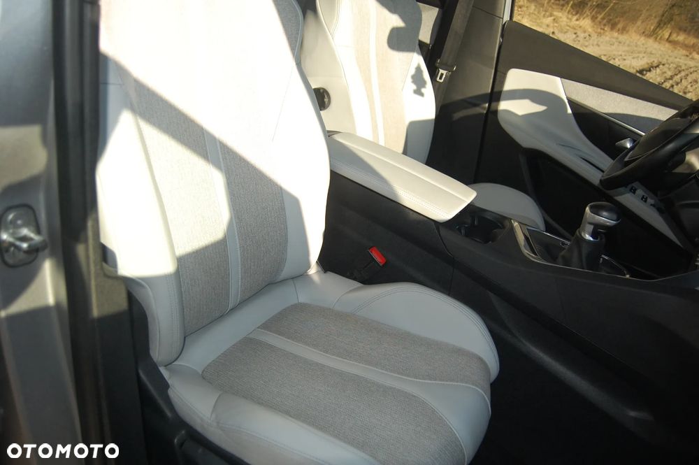 Peugeot 5008 BlueHDI 130 Active Business-Paket - 12