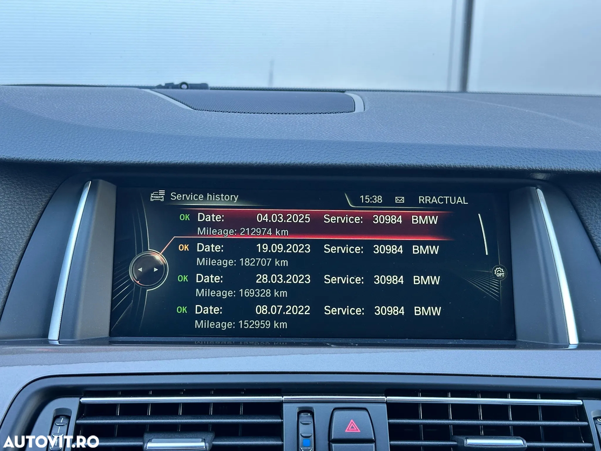 BMW Seria 5 520d Touring Aut. Modern Line - 32
