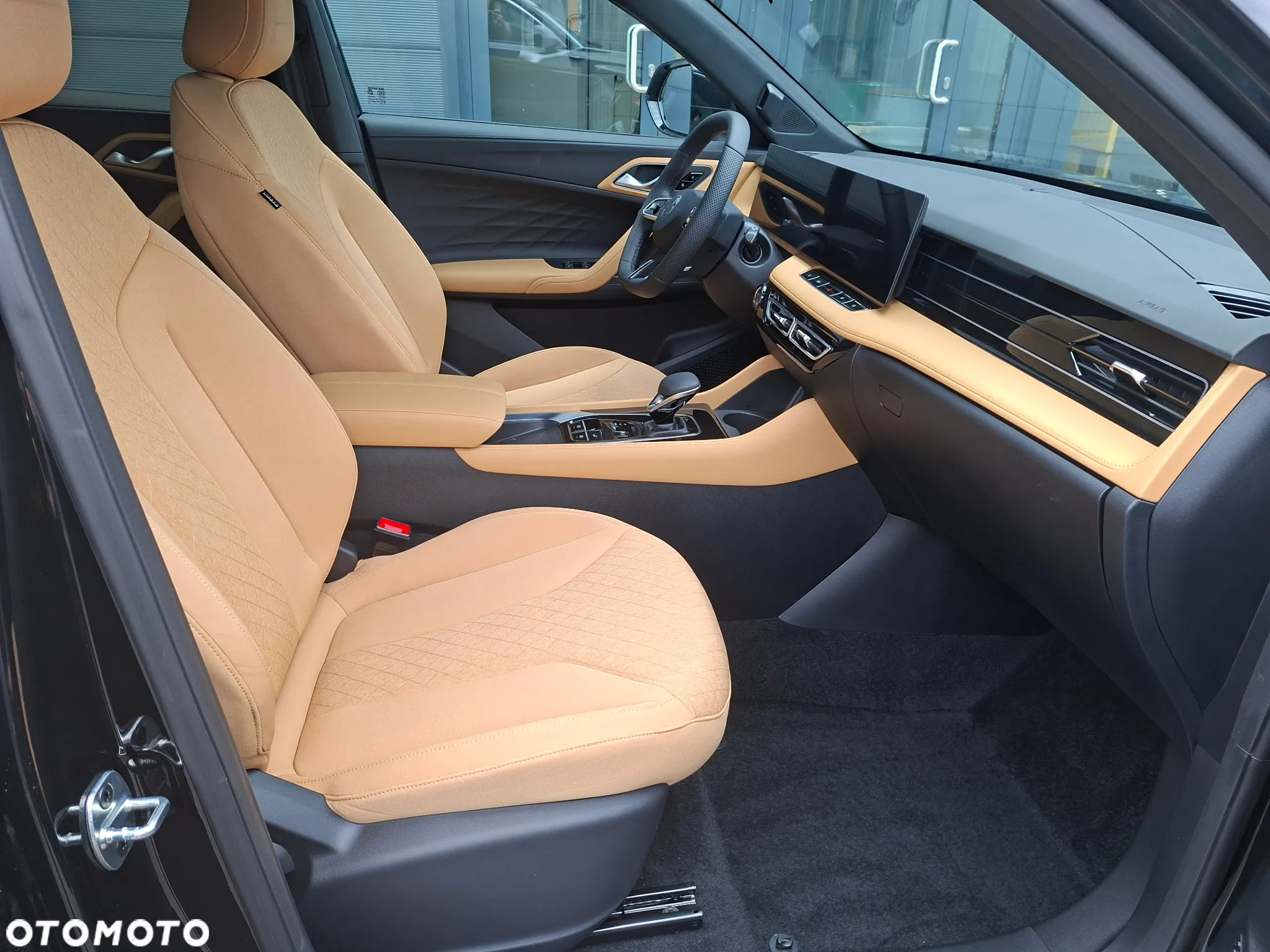 MG HS 1.5 T-GDI Excite DCT - 11