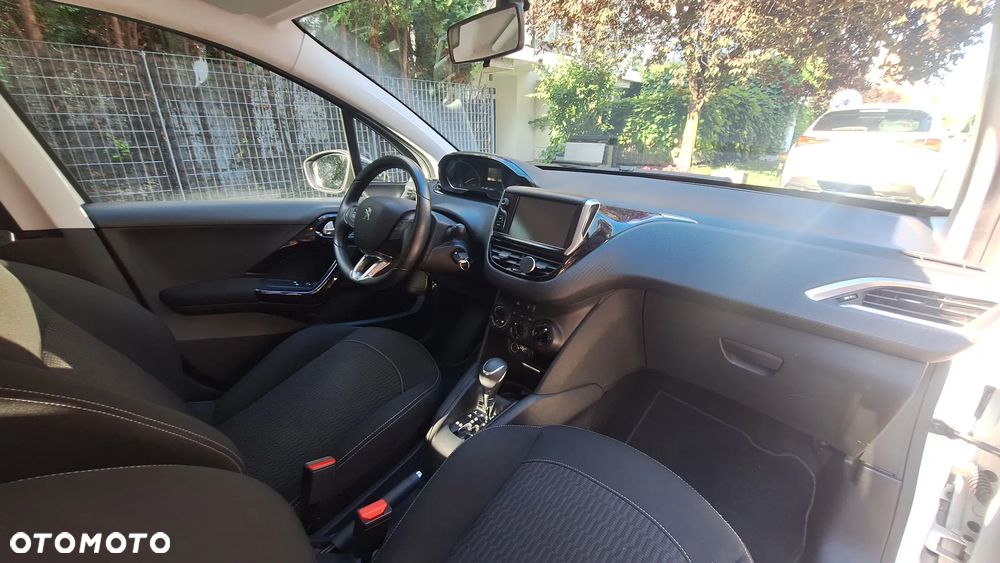 Peugeot 208 PureTech 110 Stop & Start EAT6 Allure - 17