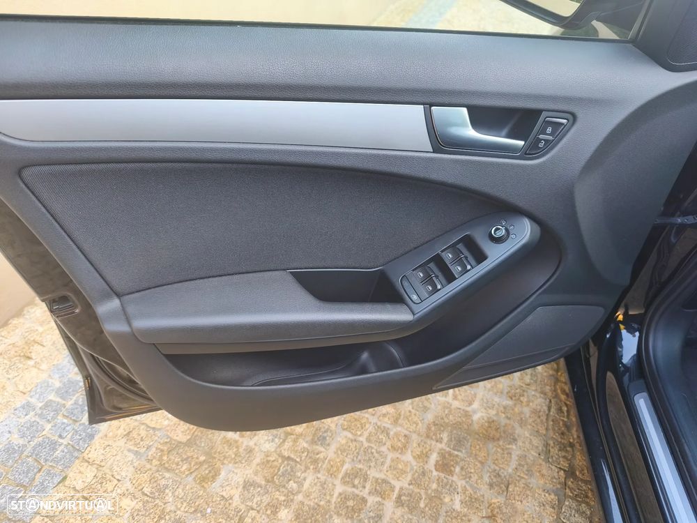 Audi A4 Avant 2.0 TDI DPF Ambiente - 10