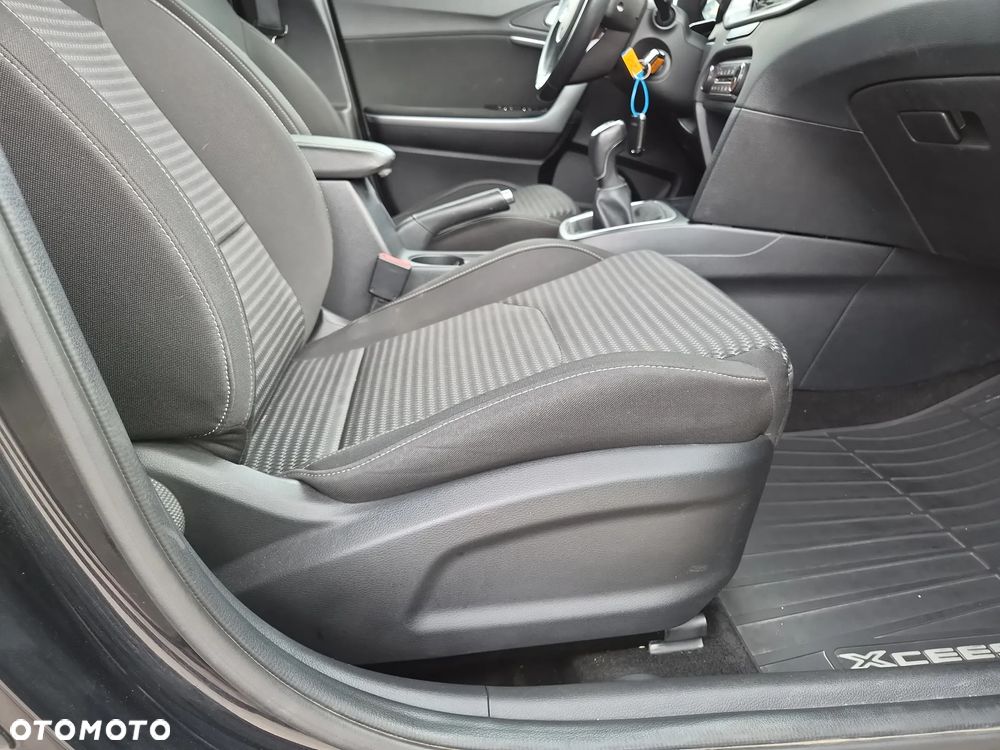 Kia XCeed 1.5 T-GDI M - 26