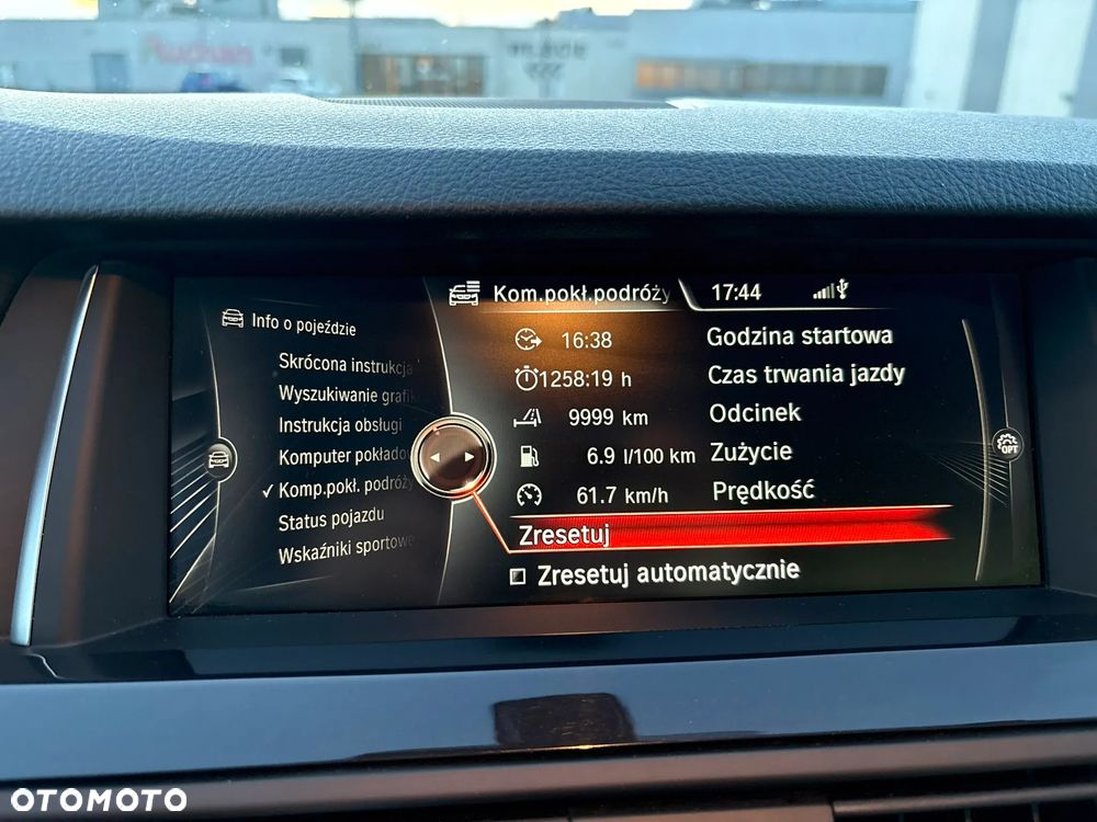 BMW Seria 5 520d xDrive - 32