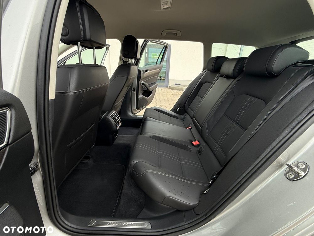 Volkswagen Passat Alltrack 2.0 TDI SCR 4Motion DSG (BMT) - 23