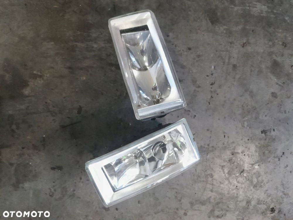 REFLEKTOR PRAWY LAMPA PRAWA IVECO DAILY III 00- IVECO OE 500307754 - 3