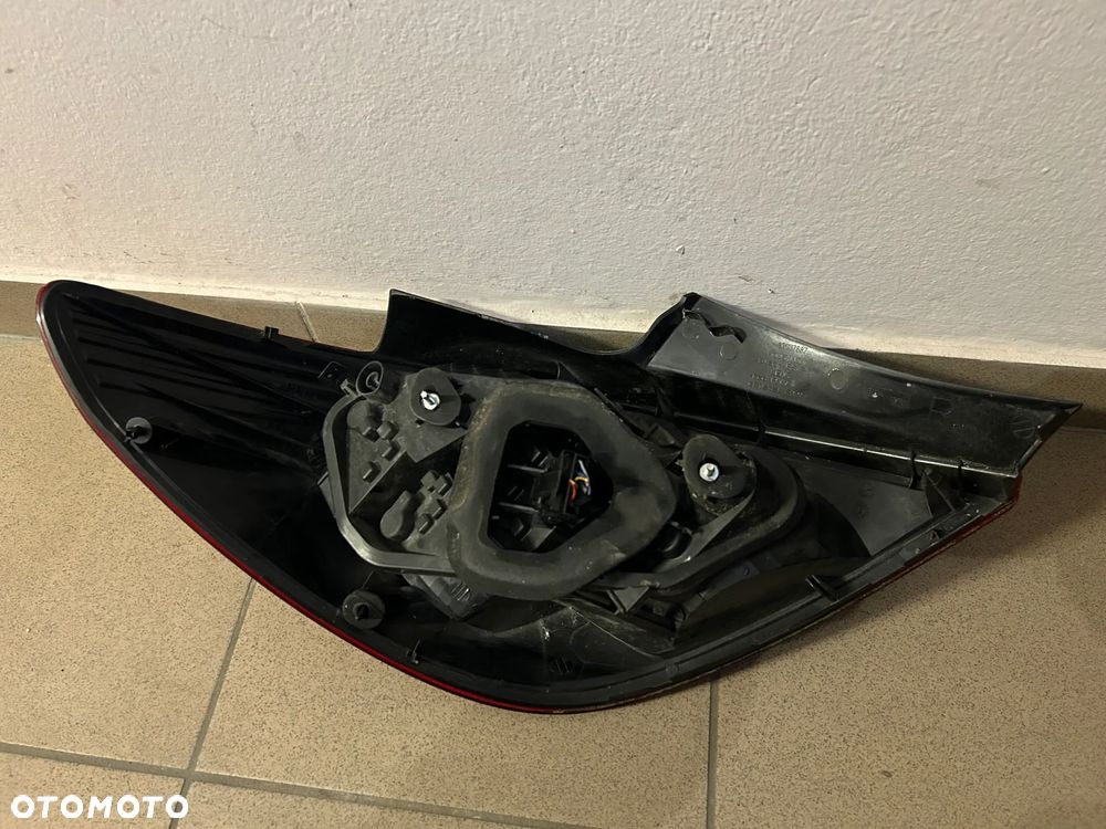 LAMPA PRAWY TYŁ  OPEL CORSA D 13269051 - 3