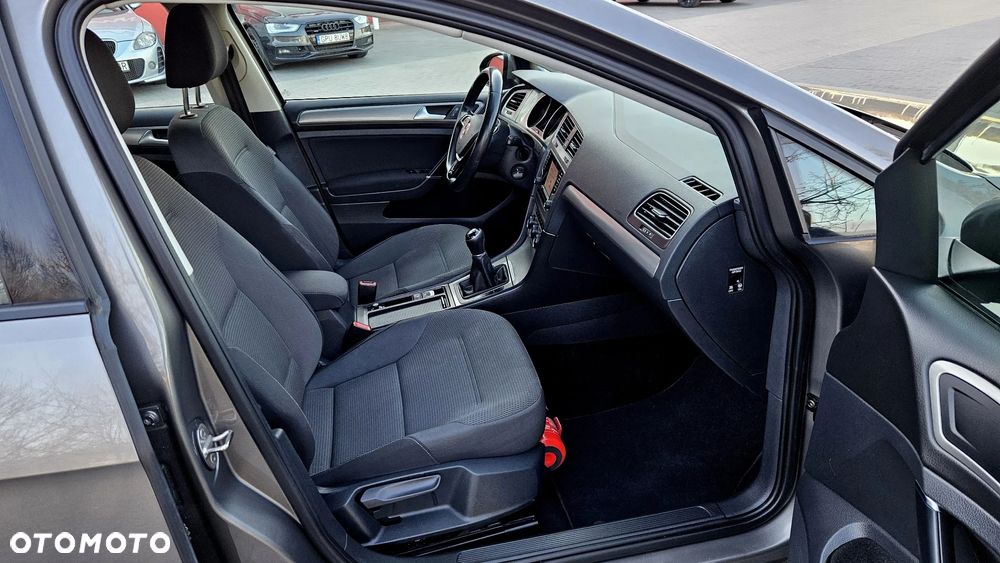 Volkswagen Golf 1.6 TDI BlueMotion Comfortline - 37