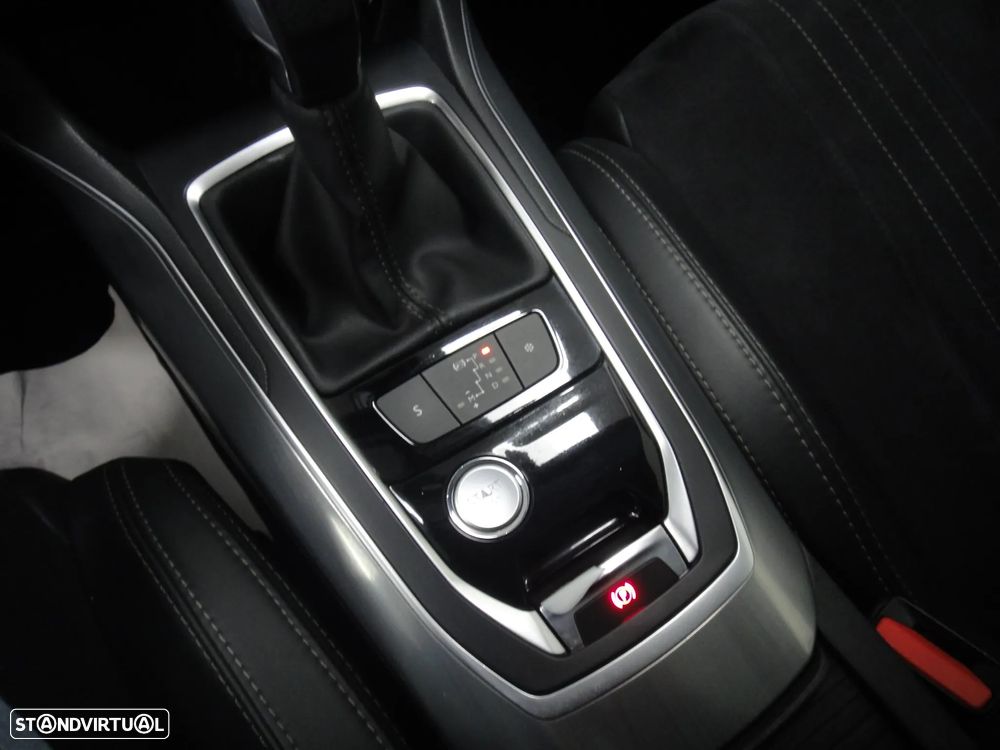 Peugeot 308 1.2 PureTech Allure EAT6 - 22