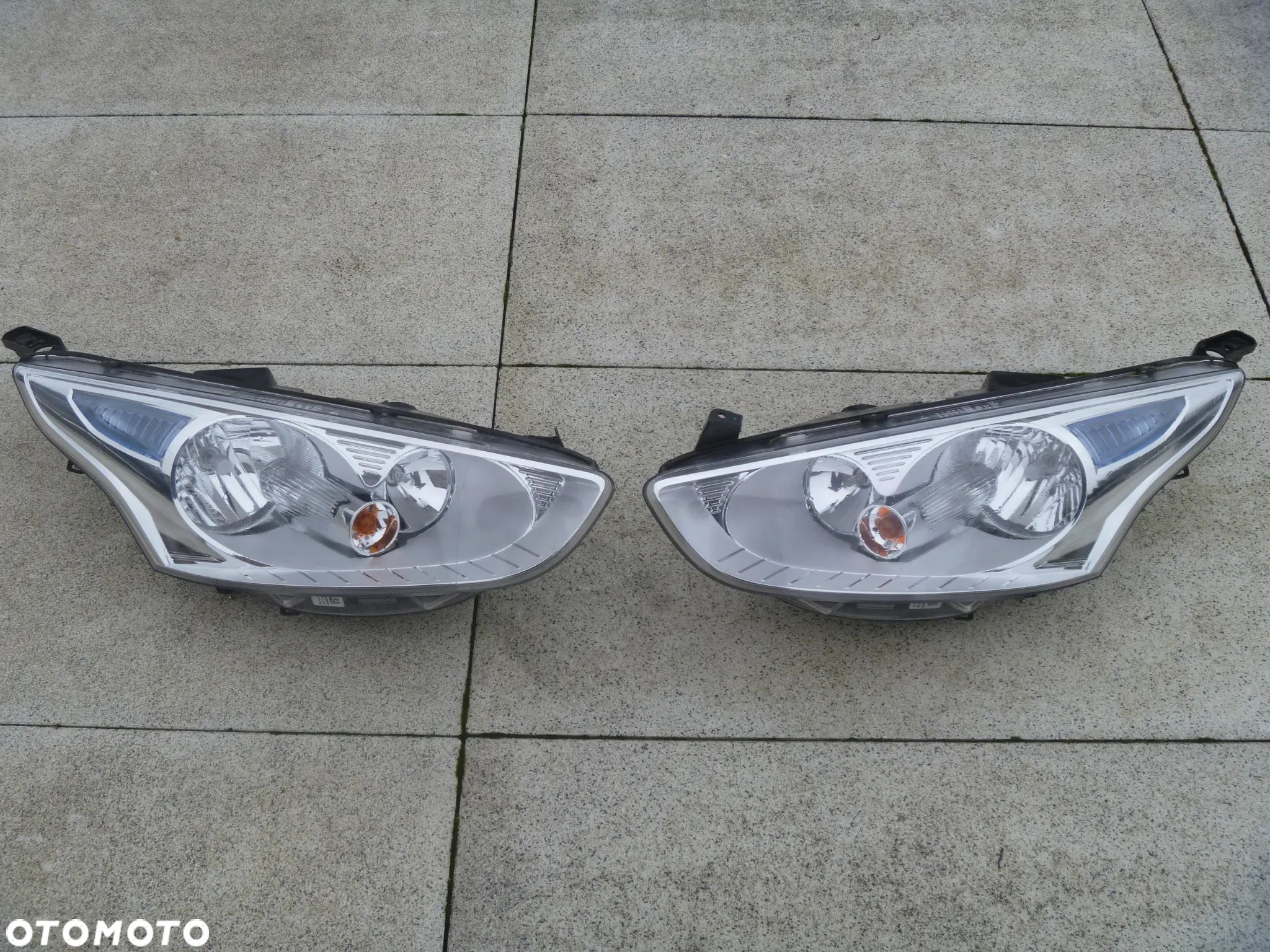 FORD B-MAX REFLEKTOR PRAWY ORYGINAŁ EUROPA - 1