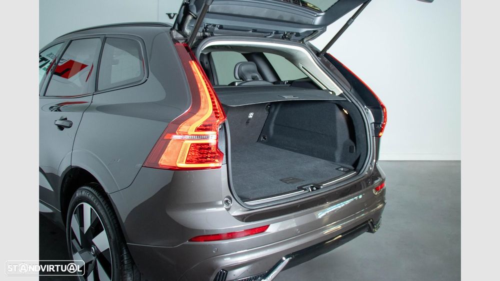 Volvo XC 60 2.0 T6 PHEV Core AWD - 21
