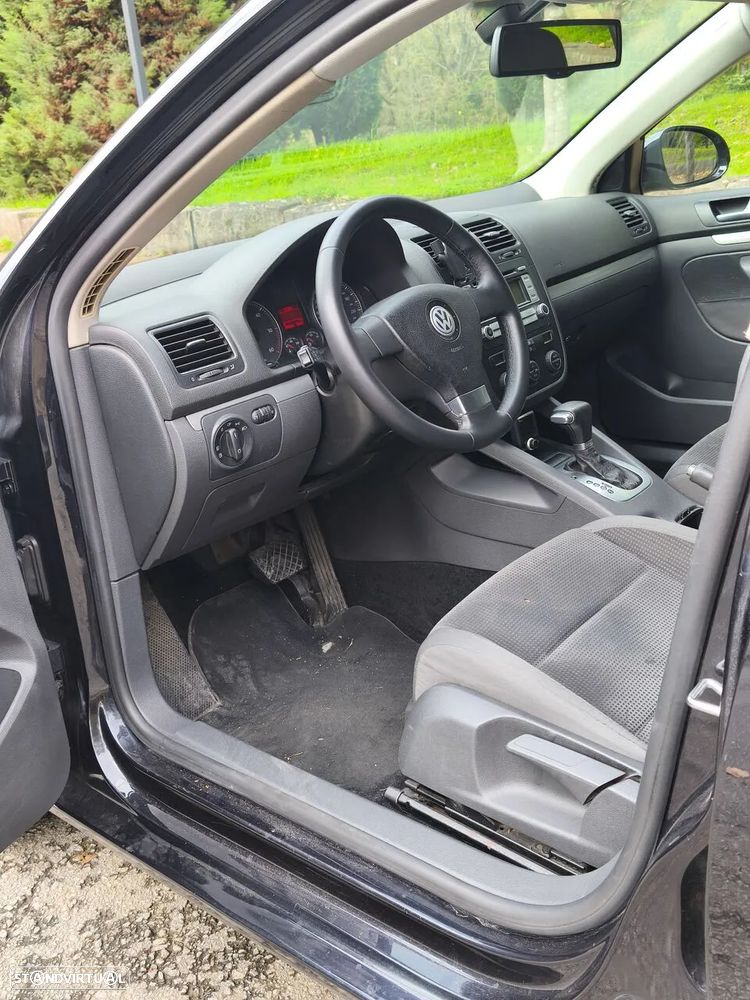 VW Golf Variant 1.9 TDi DPF Confortline DSG - 12