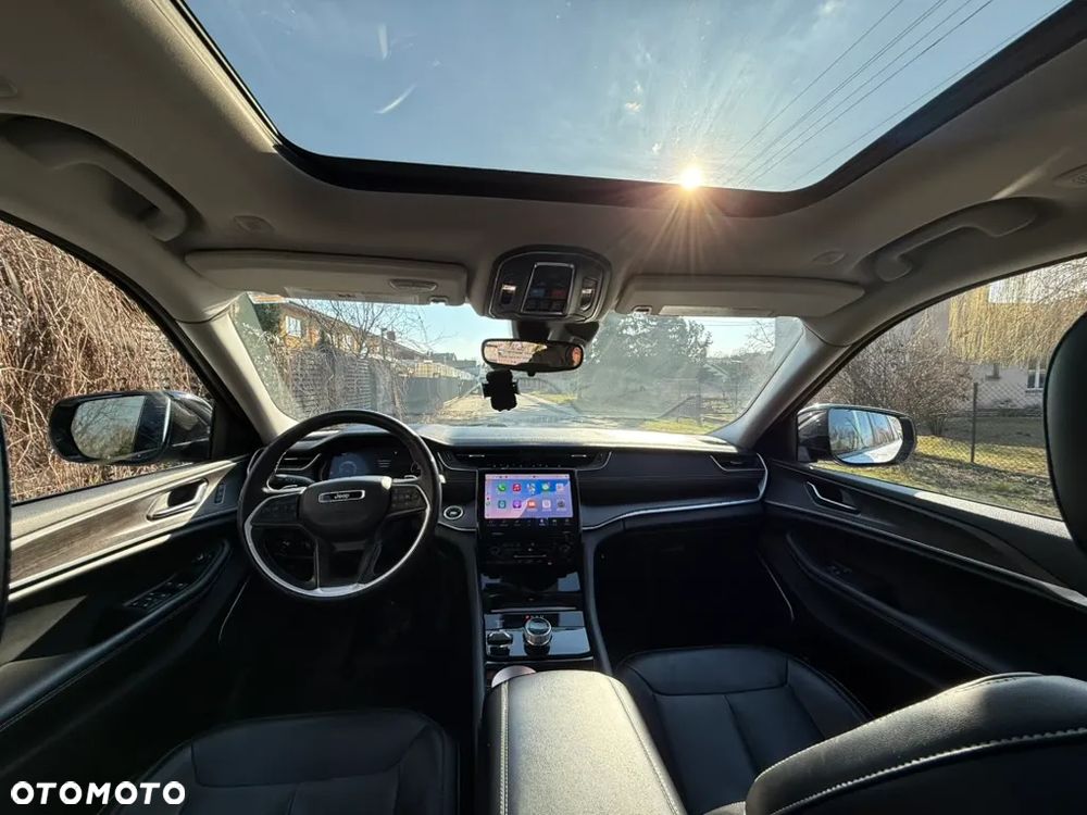 Jeep Grand Cherokee - 13