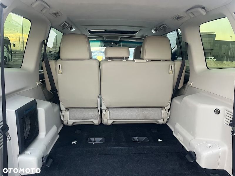 Mitsubishi Pajero - 16