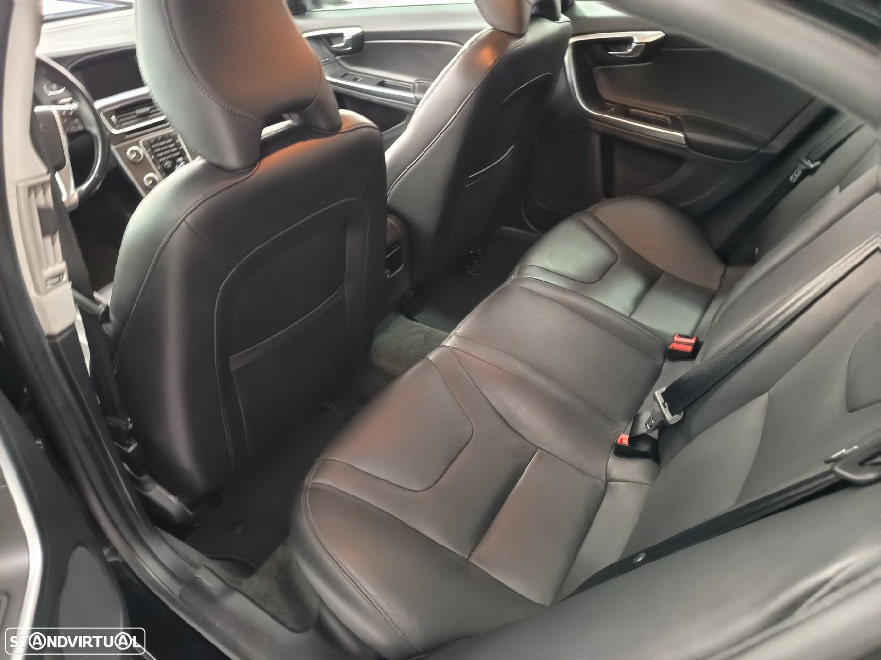 Volvo S60 2.0 D4 Momentum Geartronic - 14