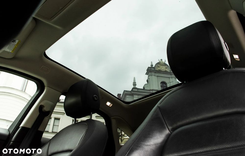 Jaguar E-Pace P250 AWD R-Dynamic S - 35