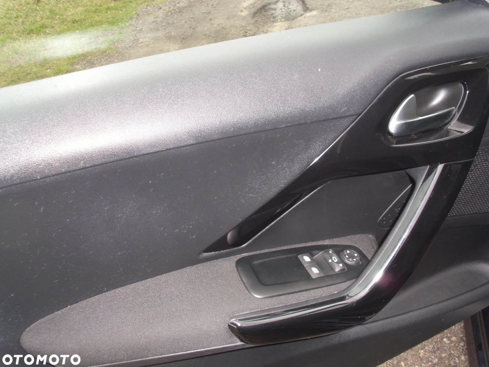 Peugeot 208 1.2 PureTech GPF Allure S&S - 27