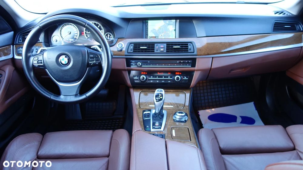 BMW Seria 5 520d Luxury Line - 8