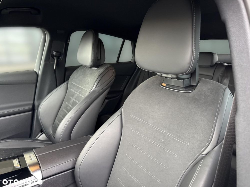 Mercedes-Benz GLC - 12