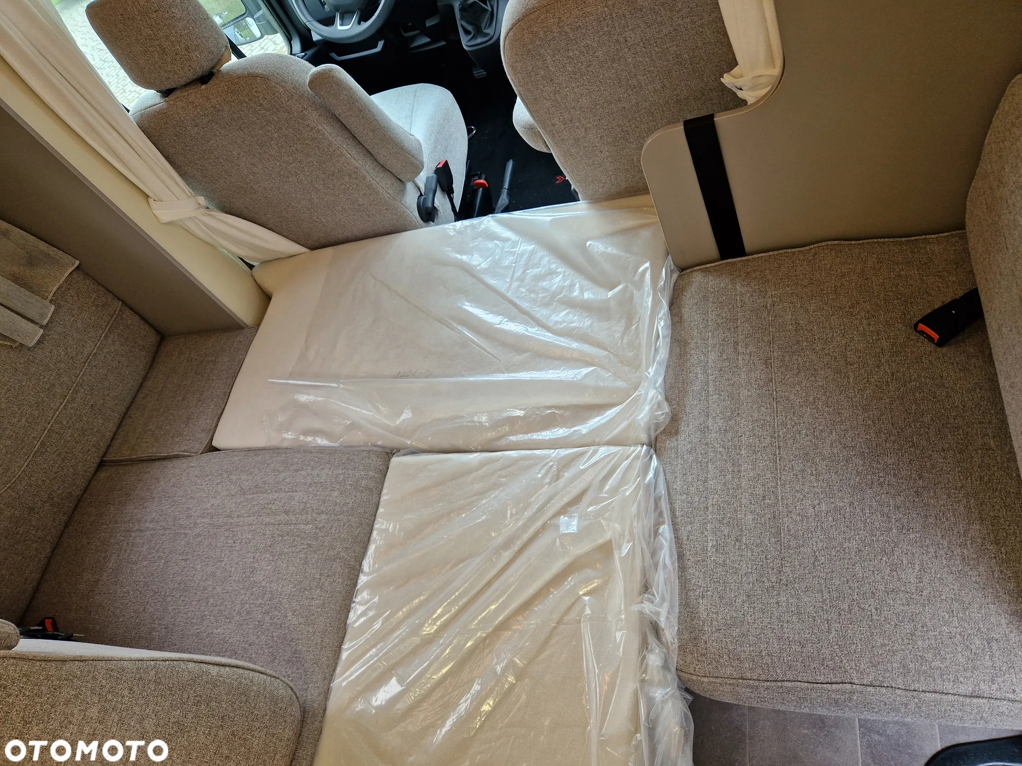 Renault Kamper PółIntegra AHORN TQplus Queensbed Jak nowy! 9000km! FV23% - 24