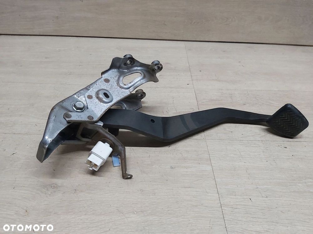 Toyota Corolla E15 pedał hamulca czujnik stop - 2