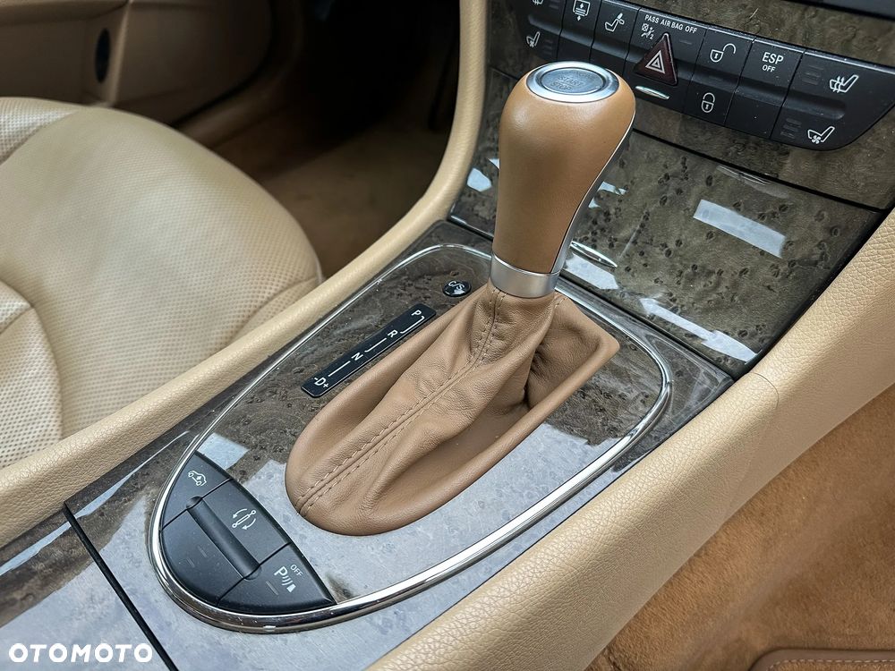 Mercedes-Benz Klasa E 500 4Matic Automatik Avantgarde - 38