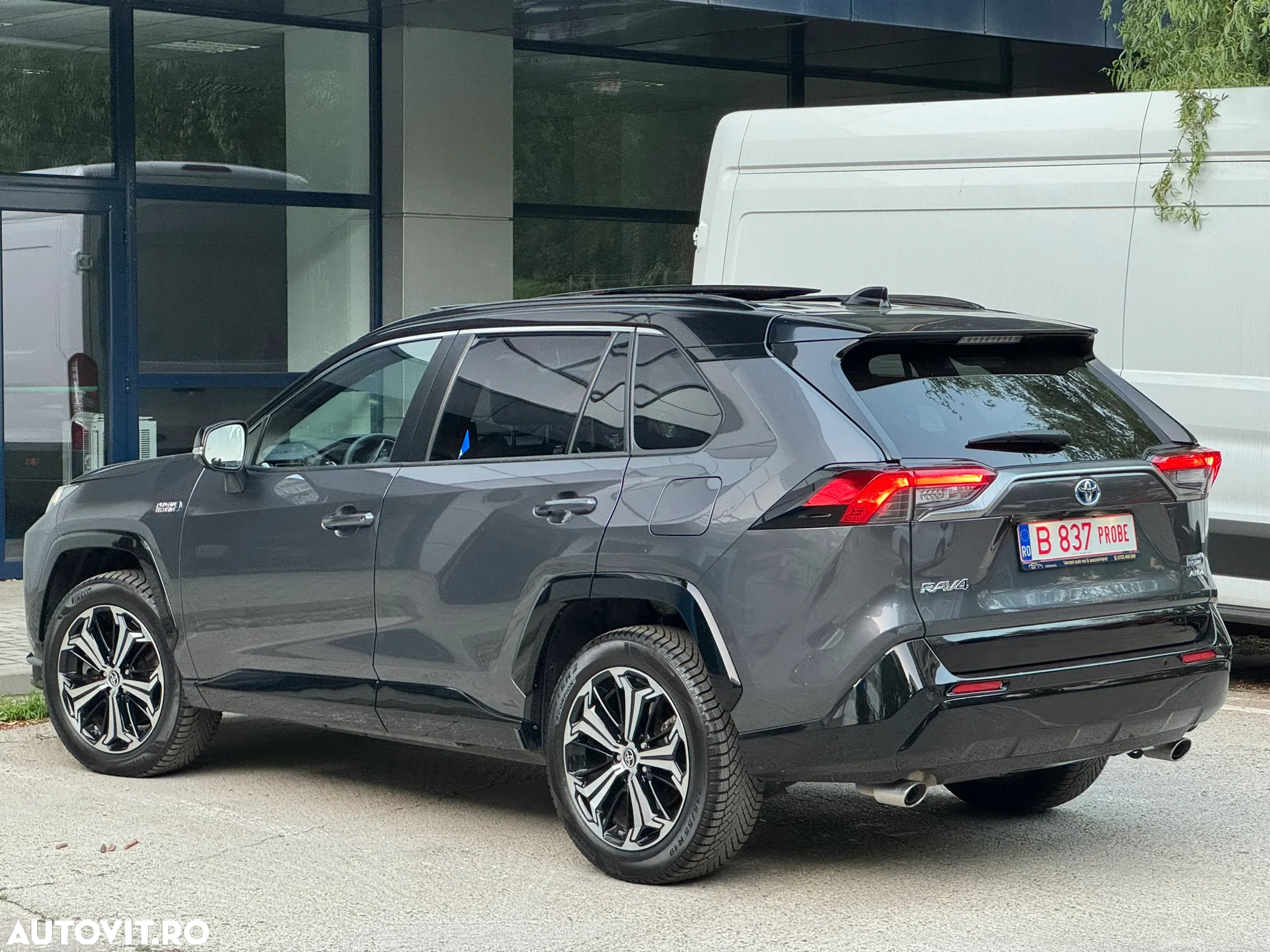 Toyota RAV4 - 6