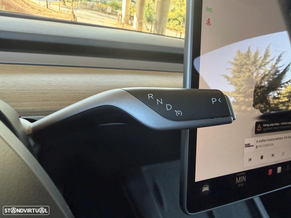 Tesla Model Y Long Range Dual Motor AWD - 17