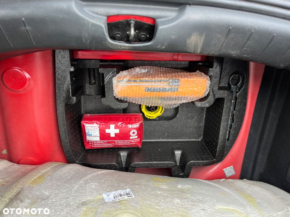 Citroën DS3 THP 155 Red Edition - 21