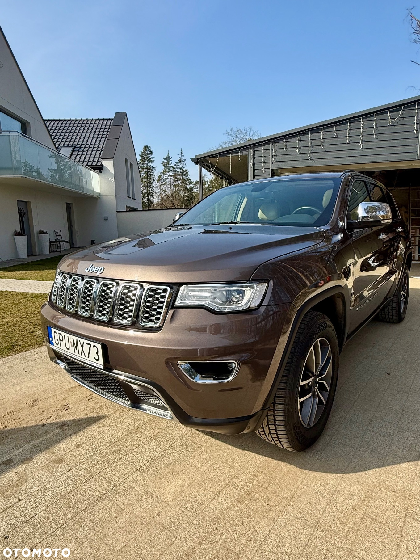 Jeep Grand Cherokee - 16