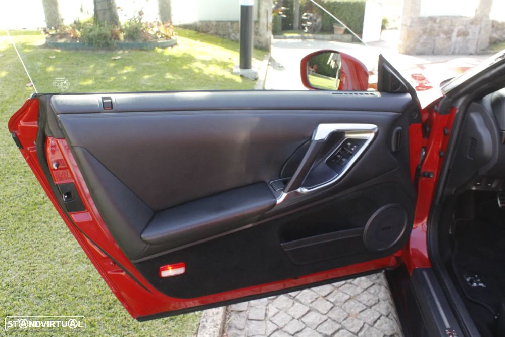 Nissan GT-R Premium Edition - 13