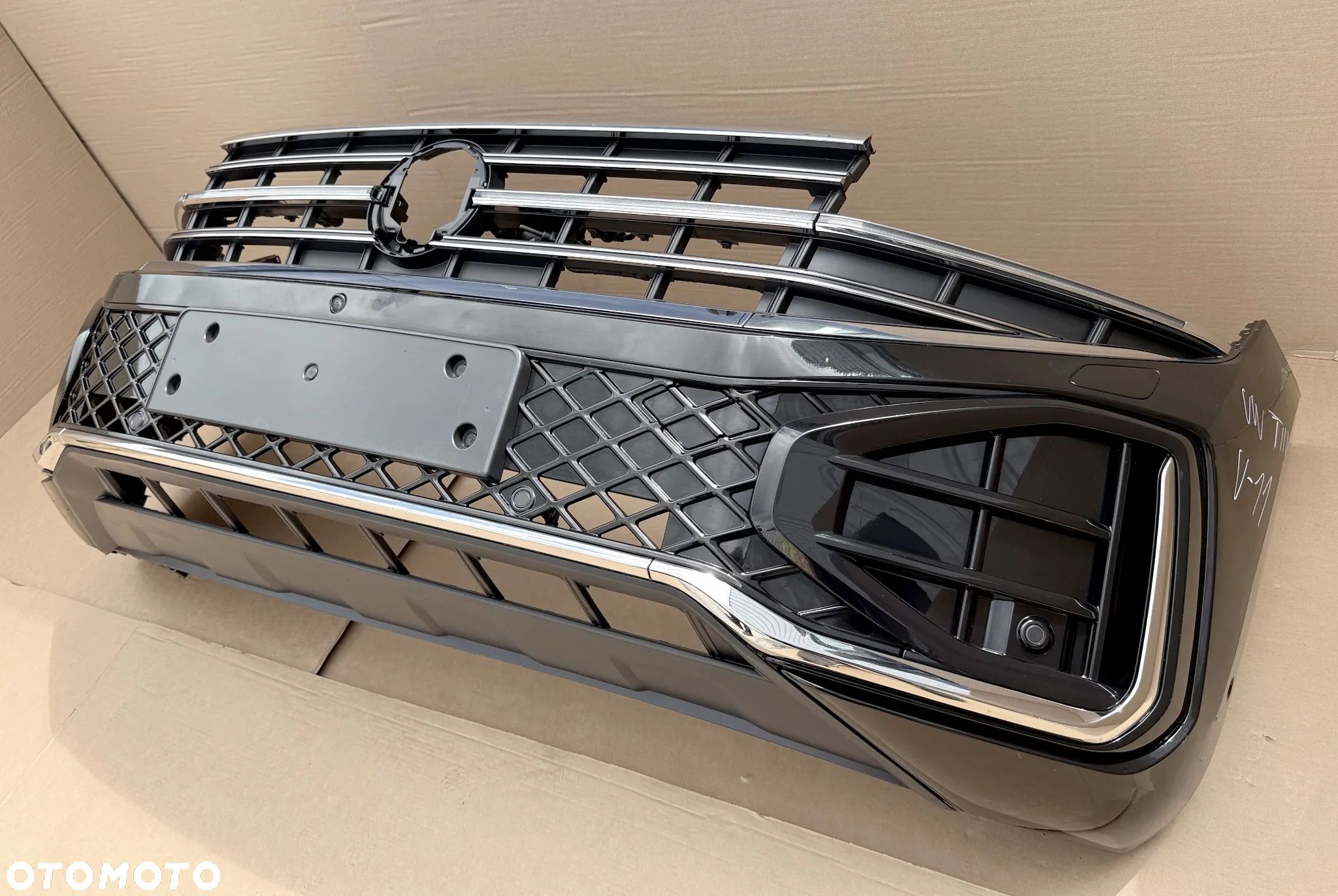 Zderzak Przedni VW Touareg III 760 Lift R-Line BLACK, LED Full - 1