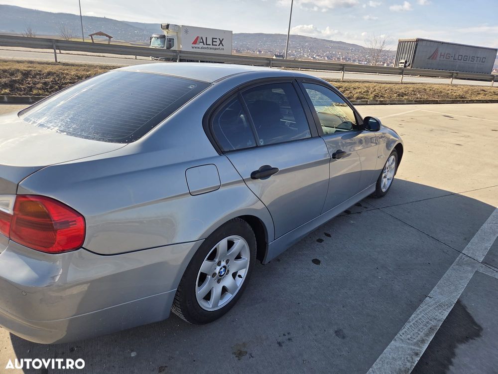 BMW Seria 3 318i - 3