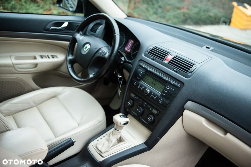 Skoda Octavia 1.9 TDI DSG Elegance - 25