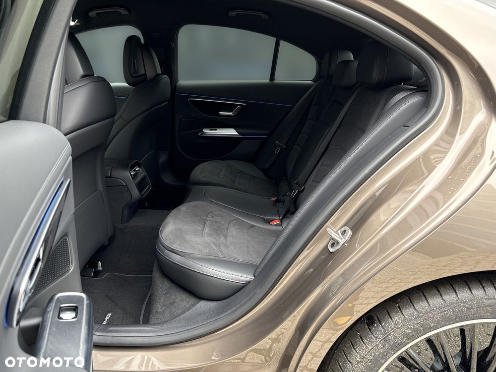 Mercedes-Benz Klasa E 220 d mHEV 4-Matic AMG 9G-Tronic - 11