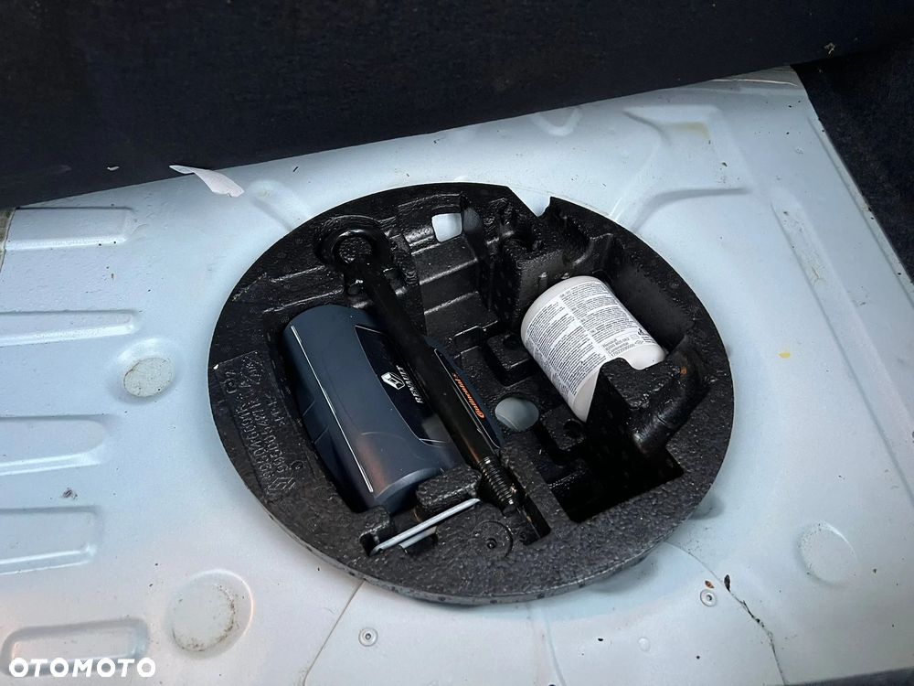 Renault Clio 1.2 16V 75 Collection - 15