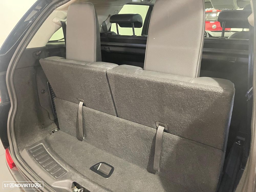 Land Rover Discovery Sport 2.0 TD4 HSE Luxury 7L Auto - 46