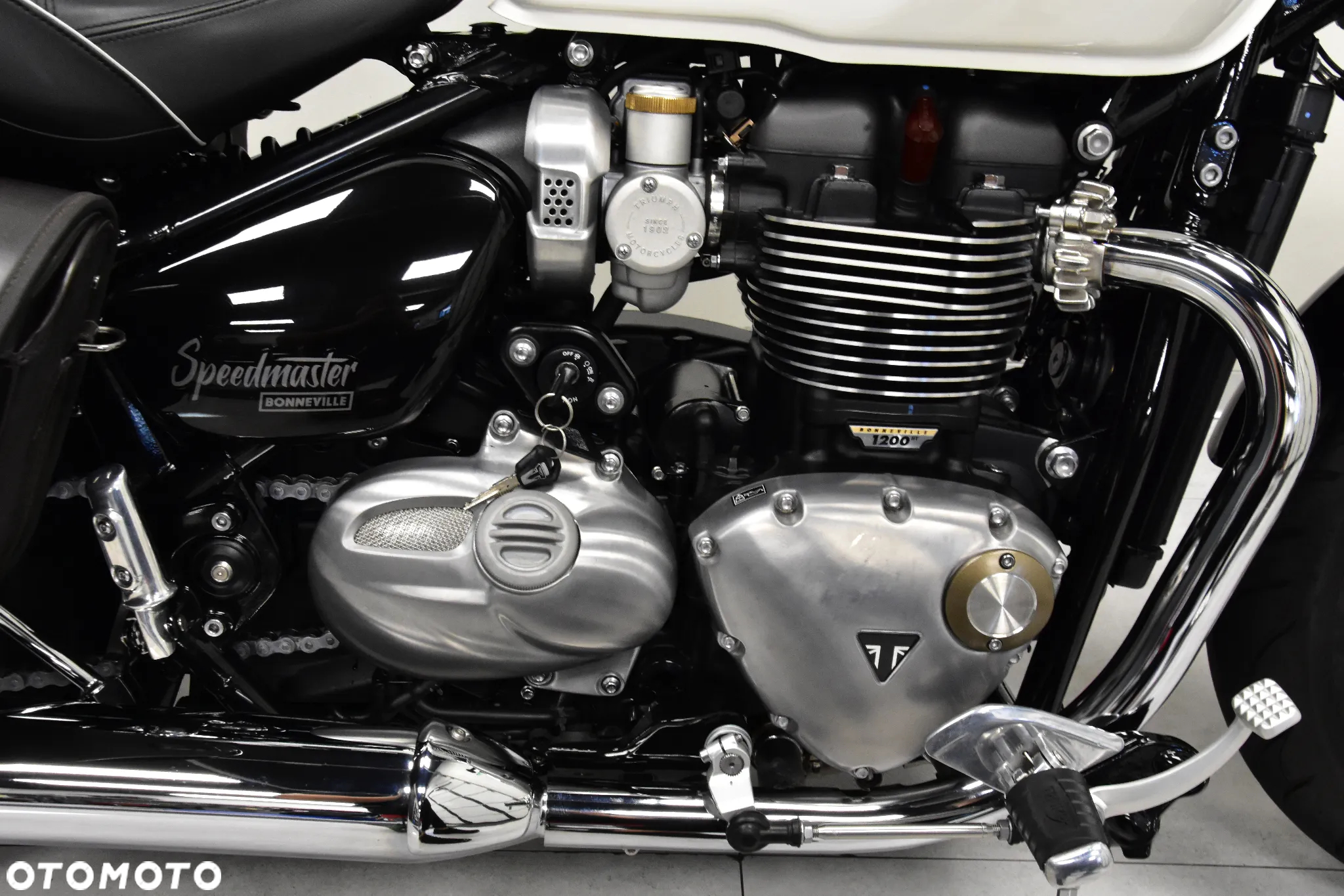 Triumph Bonneville - 29