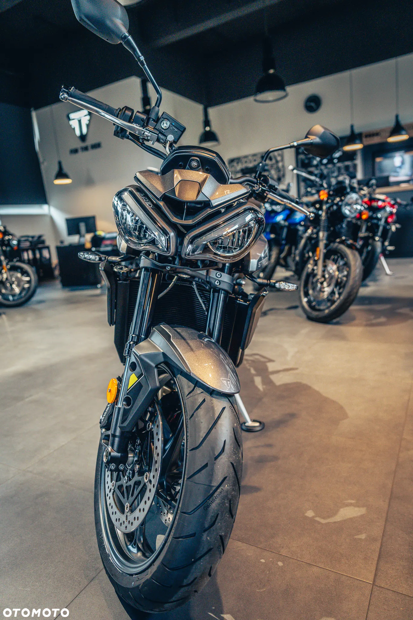 Triumph Street Triple - 10
